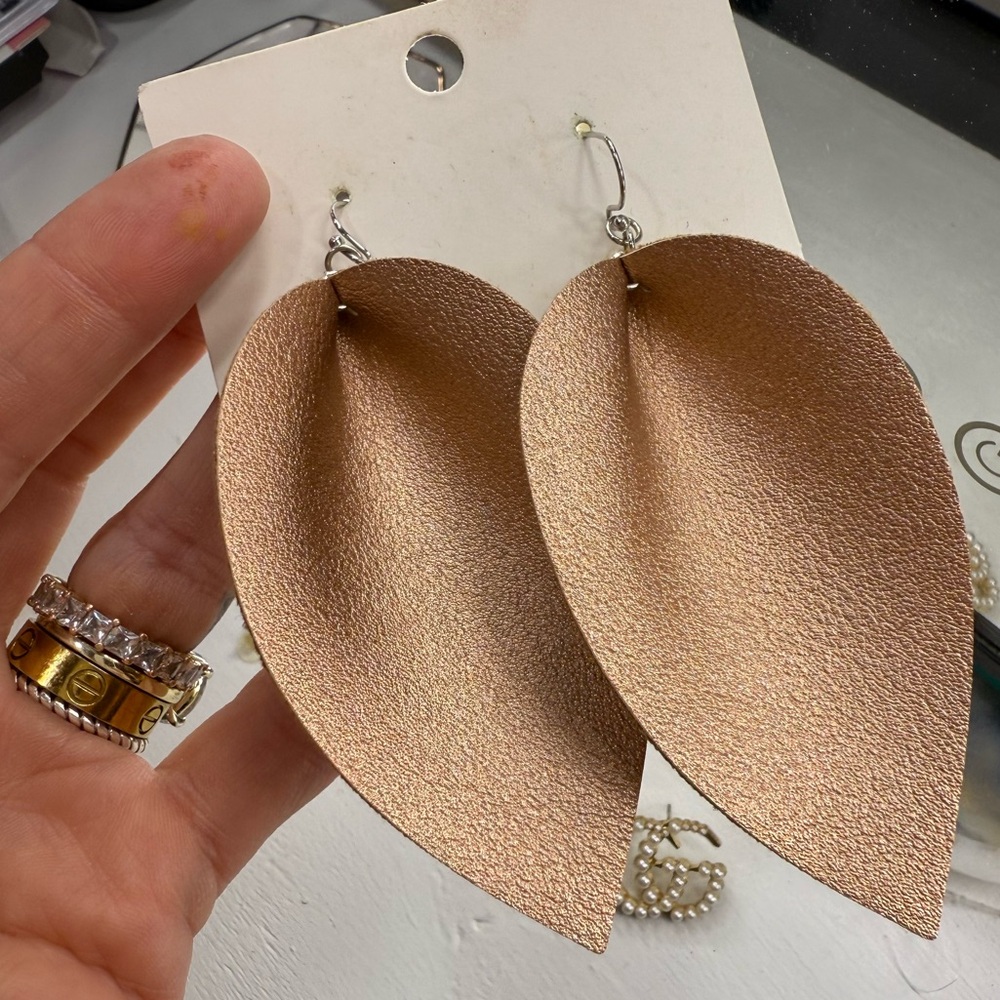 🤎✨Rose Gold Fabric Earrings✨🤎